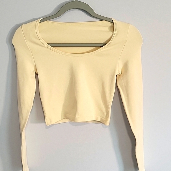 OQQ Womens Longsleeve Crop Top Round Neck Fitted Beige Large NEW - Picture 2 of 4